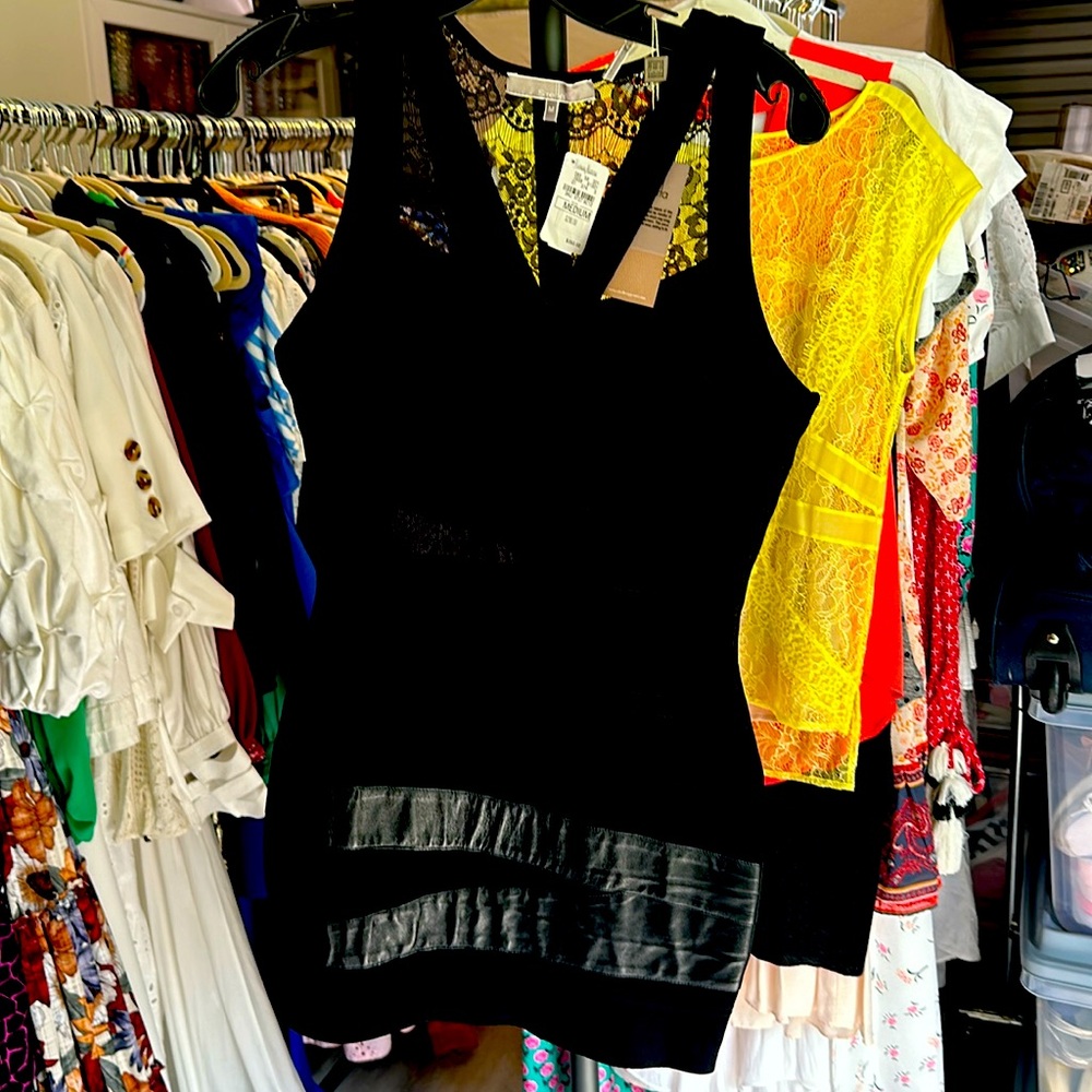 Stretta Medium Black Dress